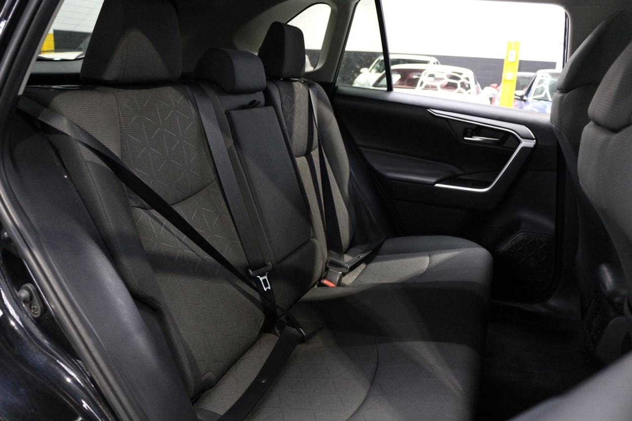 2019 Toyota RAV4 AWD XLE - ONE OWNER NO ACCIDENTS DEALER SERVICED Photo