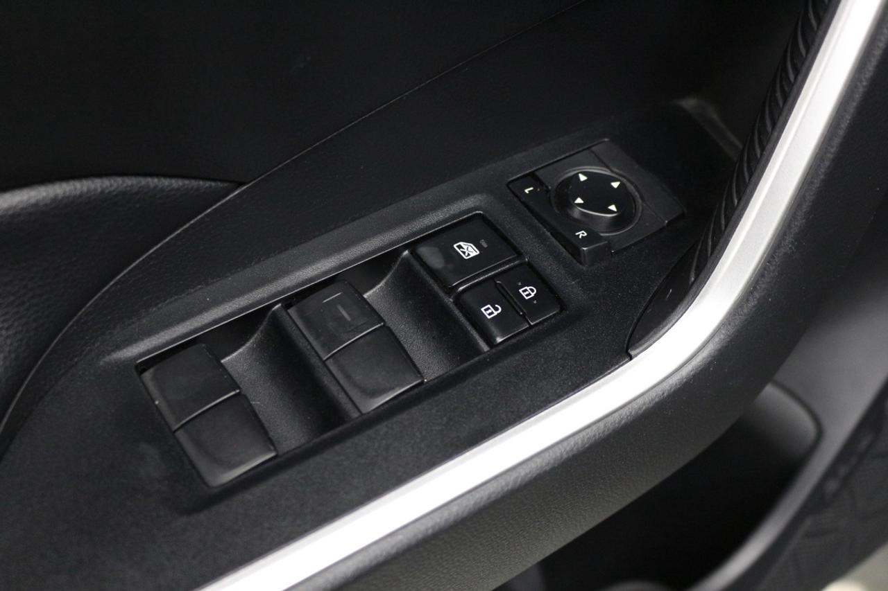 2019 Toyota RAV4 AWD XLE - ONE OWNER NO ACCIDENTS DEALER SERVICED Photo