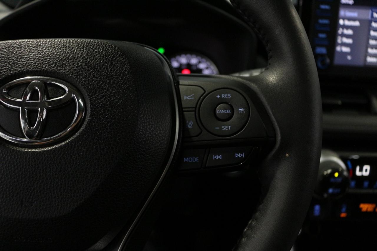 2019 Toyota RAV4 AWD XLE - ONE OWNER NO ACCIDENTS DEALER SERVICED Photo