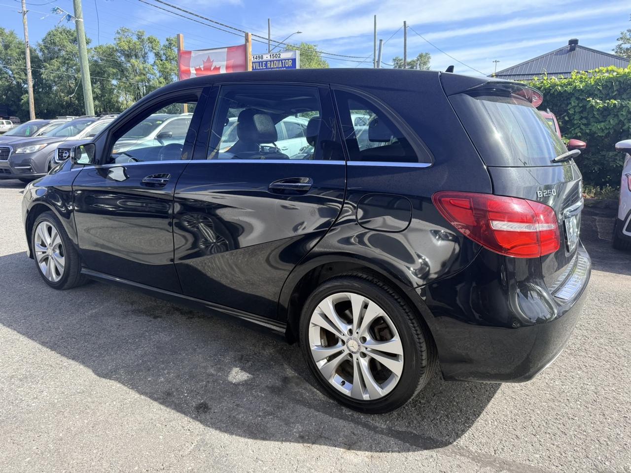 2017 Mercedes-Benz B-Class B250 4MATIC - SPORTS TOURER - NAVI - R.CAM - SUNROOF! Photo