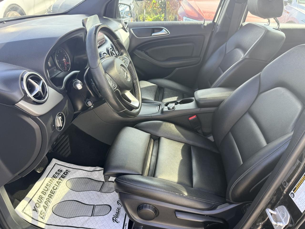 2017 Mercedes-Benz B-Class B250 4MATIC - SPORTS TOURER - NAVI - R.CAM - SUNROOF! Photo