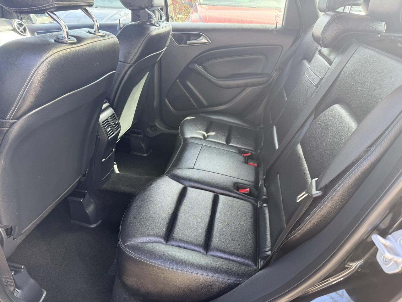 2017 Mercedes-Benz B-Class B250 4MATIC - SPORTS TOURER - NAVI - R.CAM - SUNROOF! Photo