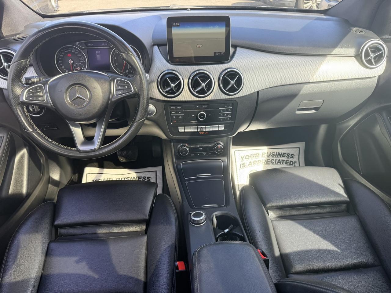 2017 Mercedes-Benz B-Class B250 4MATIC - SPORTS TOURER - NAVI - R.CAM - SUNROOF! Photo