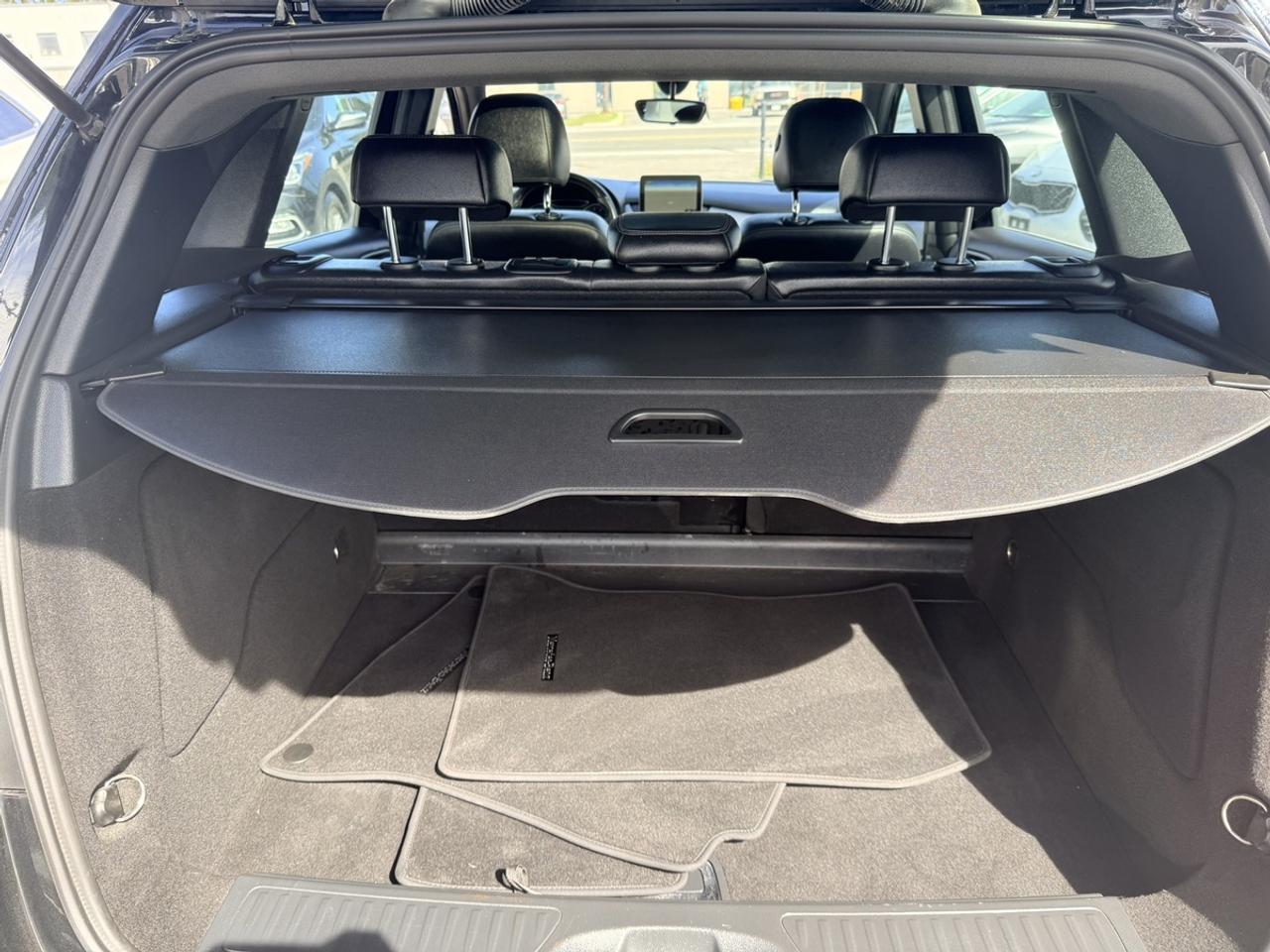 2017 Mercedes-Benz B-Class B250 4MATIC - SPORTS TOURER - NAVI - R.CAM - SUNROOF! Photo