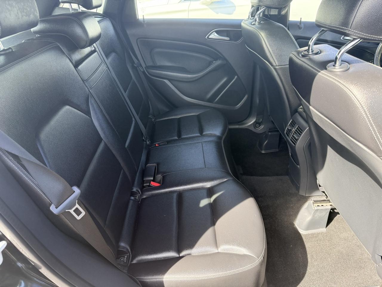 2017 Mercedes-Benz B-Class B250 4MATIC - SPORTS TOURER - NAVI - R.CAM - SUNROOF! Photo