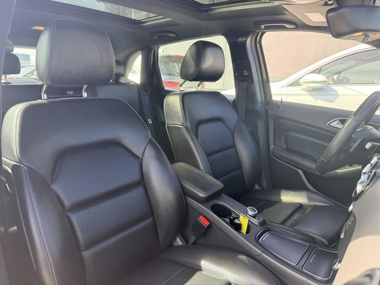 2017 Mercedes-Benz B-Class B250 4MATIC - SPORTS TOURER - NAVI - R.CAM - SUNROOF! Photo