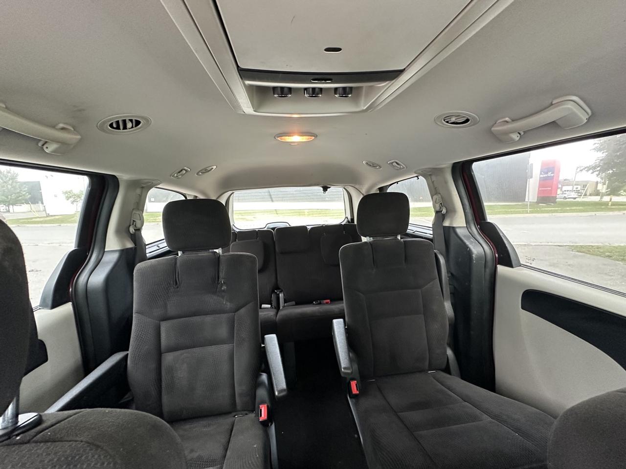 2017 Dodge Grand Caravan SXT Photo