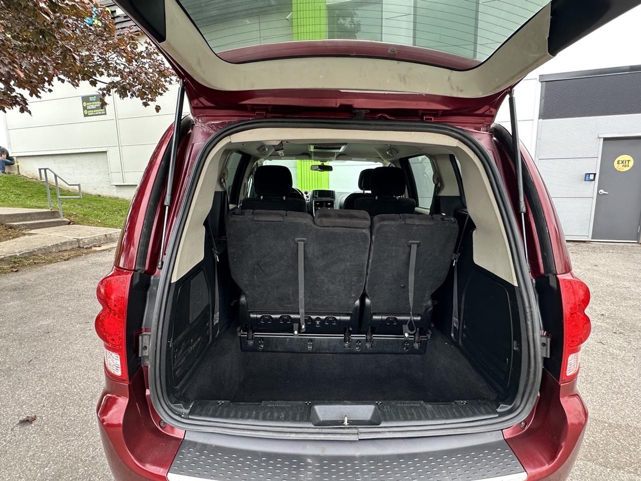 2017 Dodge Grand Caravan SXT Photo