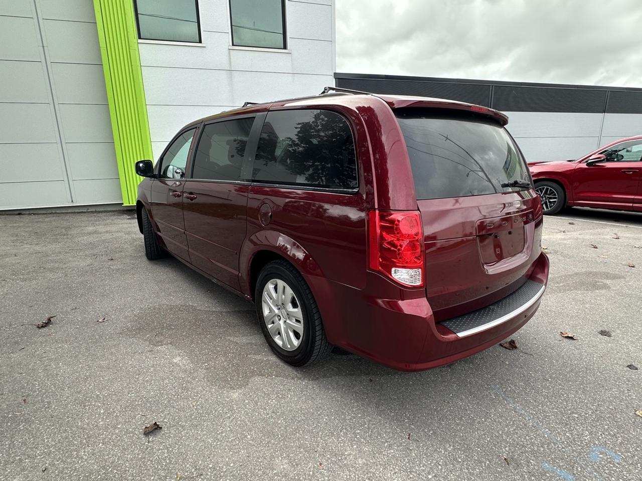 2017 Dodge Grand Caravan SXT Photo