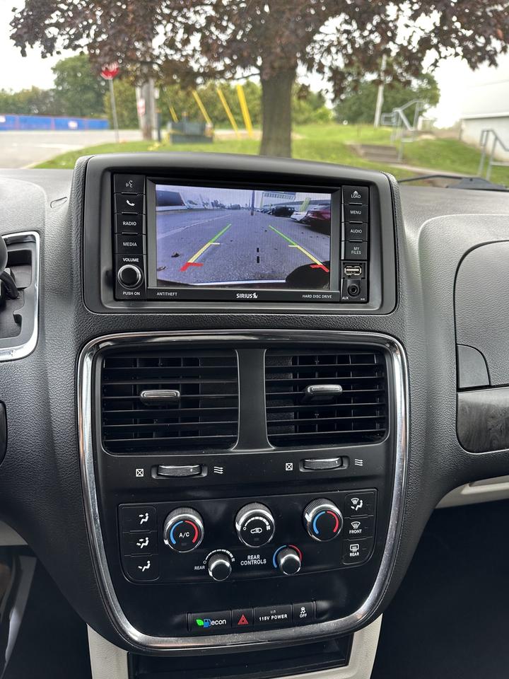 2017 Dodge Grand Caravan SXT Photo