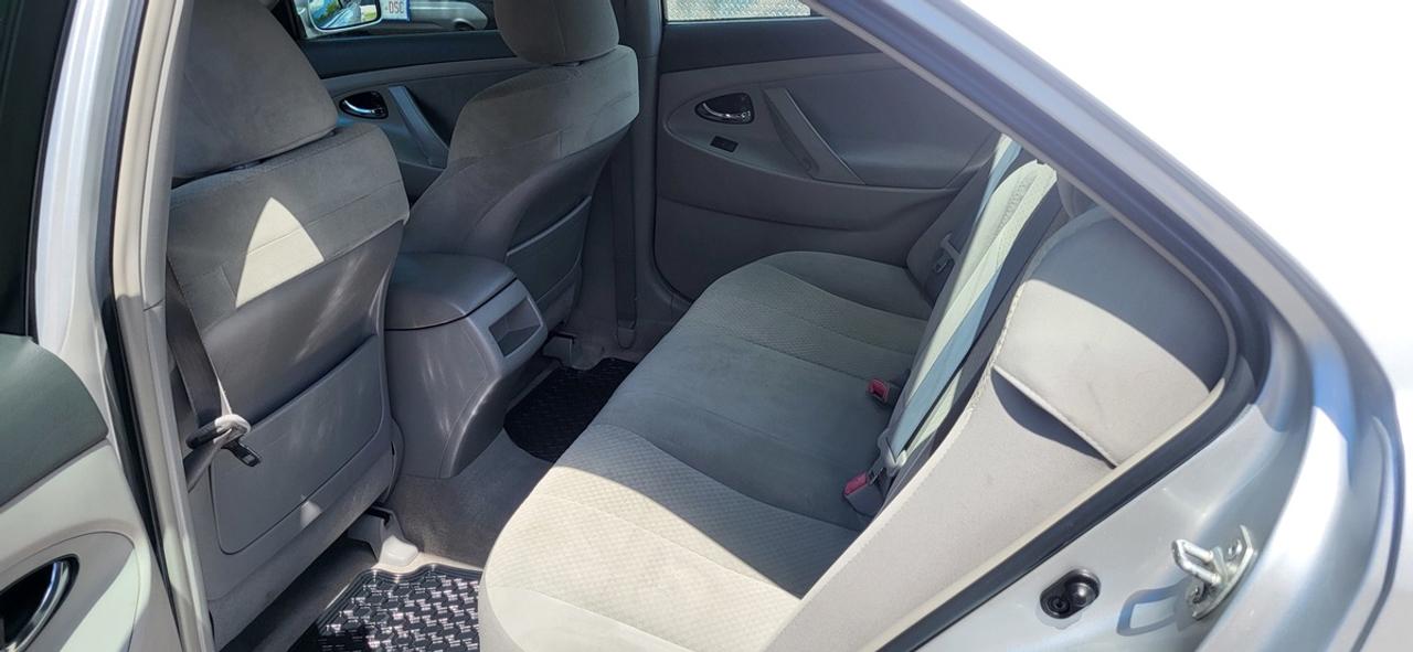 2013 Toyota RAV4 LE Photo