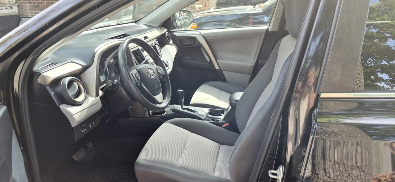 2013 Toyota RAV4 LE Photo