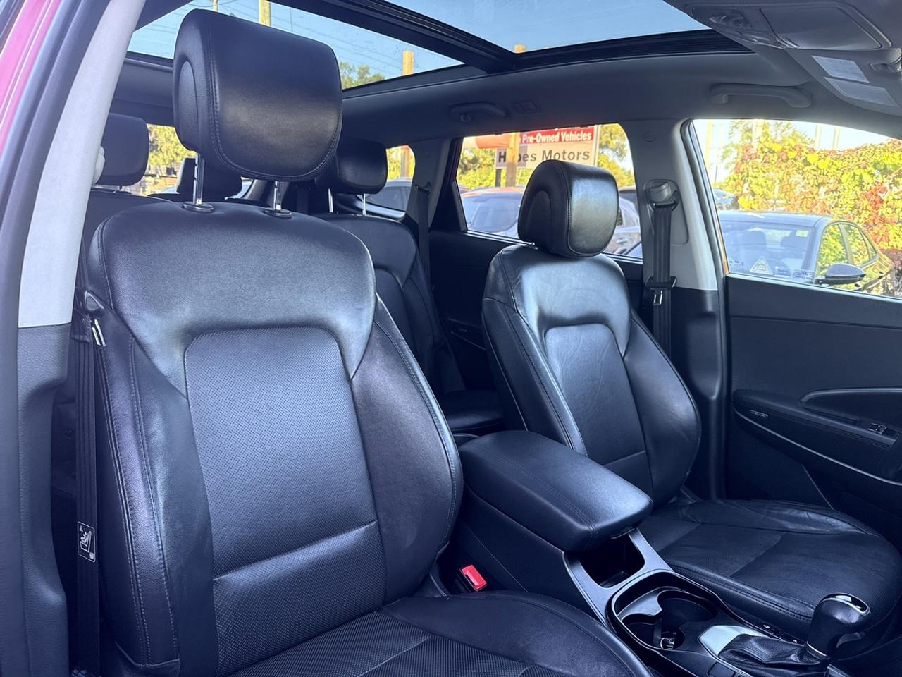 2017 Hyundai Santa Fe XL AWD - LUXURY - NAVI - PANO ROOF - R.CAM - 6 SEATER! Photo