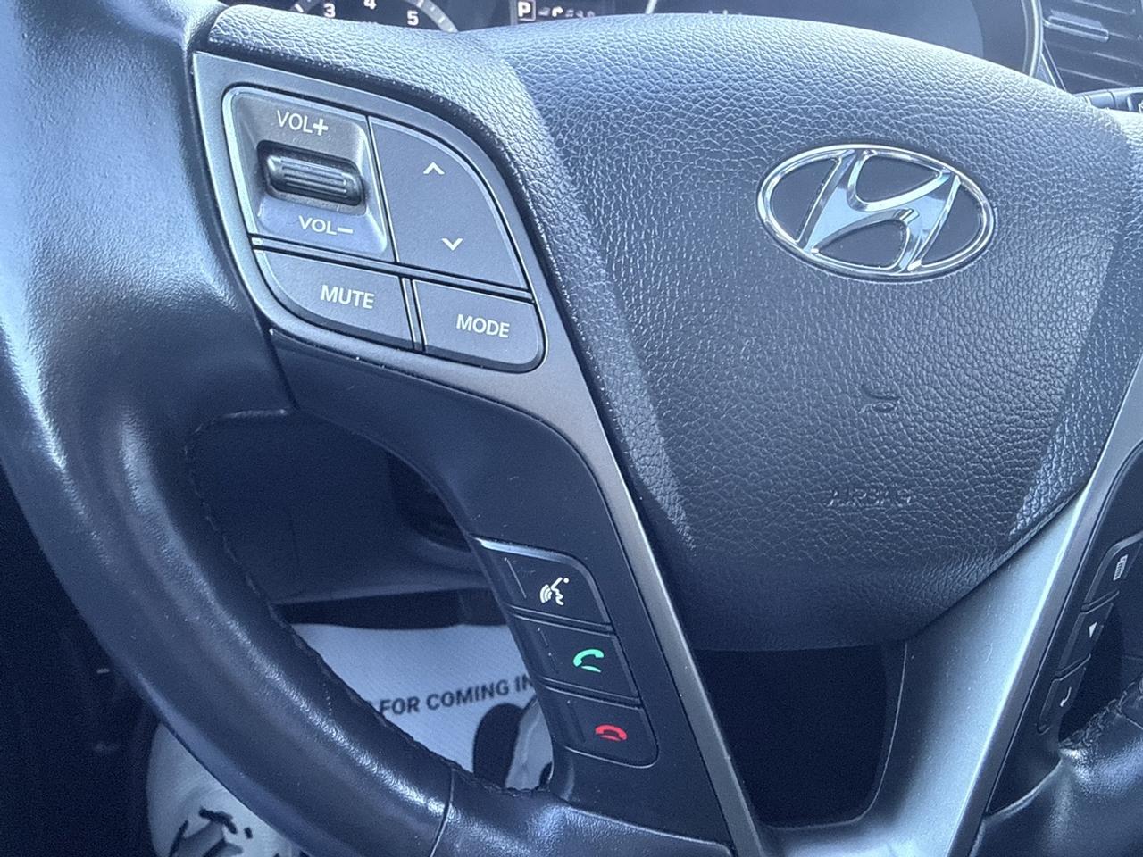 2017 Hyundai Santa Fe XL AWD - LUXURY - NAVI - PANO ROOF - R.CAM - 6 SEATER! Photo