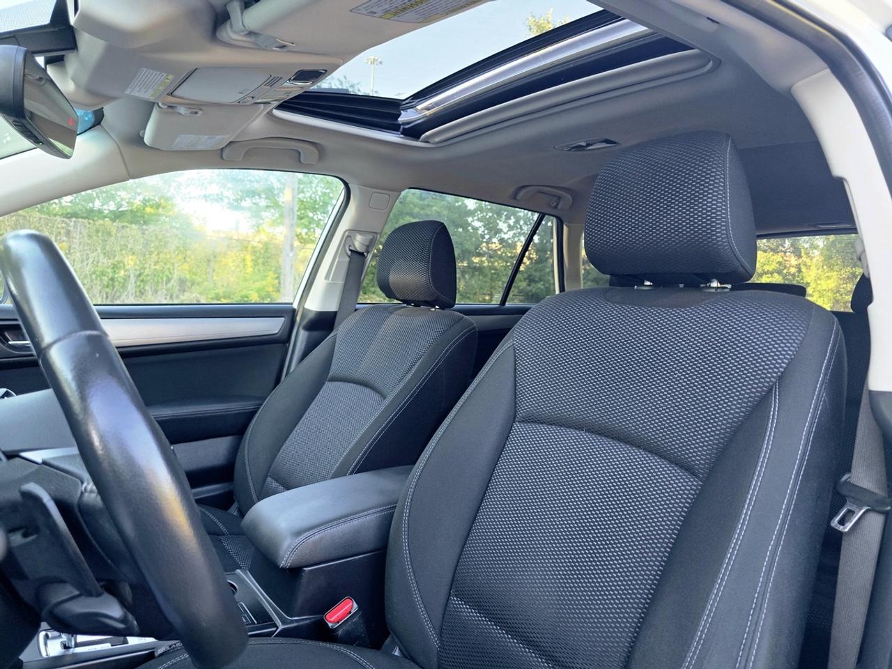 2018 Subaru Outback Touring w/Eye Sight Pkg | Clean Carfax! Photo