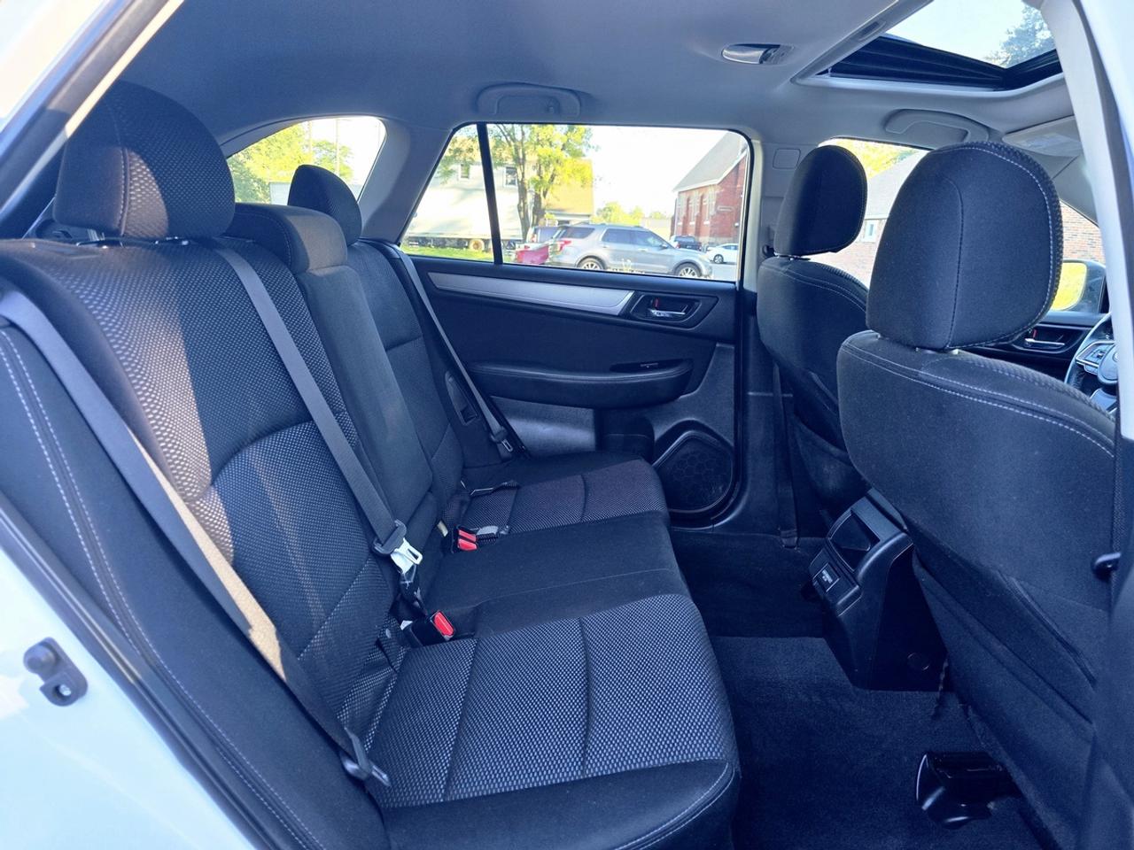 2018 Subaru Outback Touring w/Eye Sight Pkg | Clean Carfax! Photo
