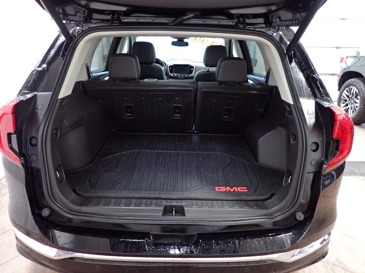 2024 GMC Terrain Denali AWD 4DR SUNROOF LEATHER NAVI Photo3