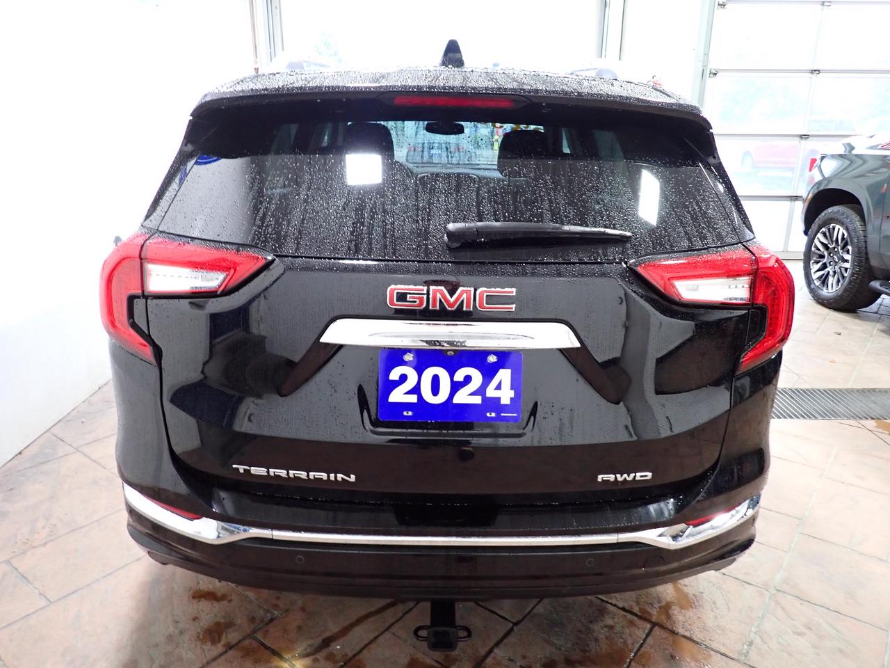 2024 GMC Terrain Denali AWD 4DR SUNROOF LEATHER NAVI Photo2