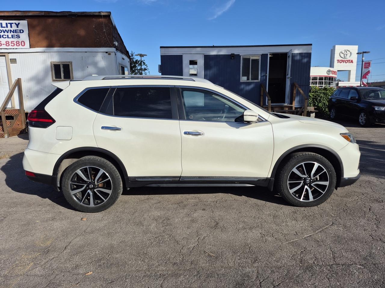 2017 Nissan Rogue SL Photo