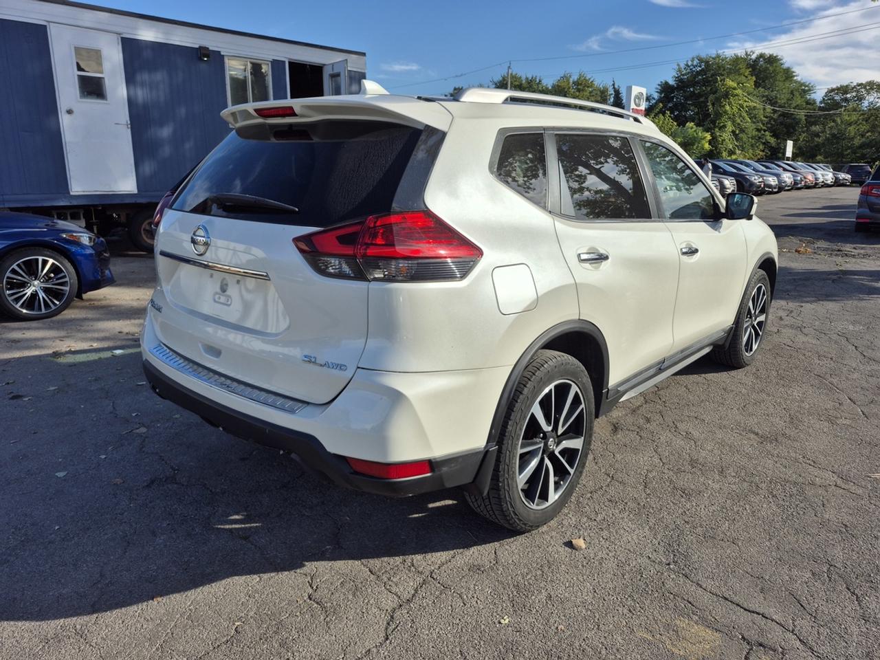 2017 Nissan Rogue SL Photo