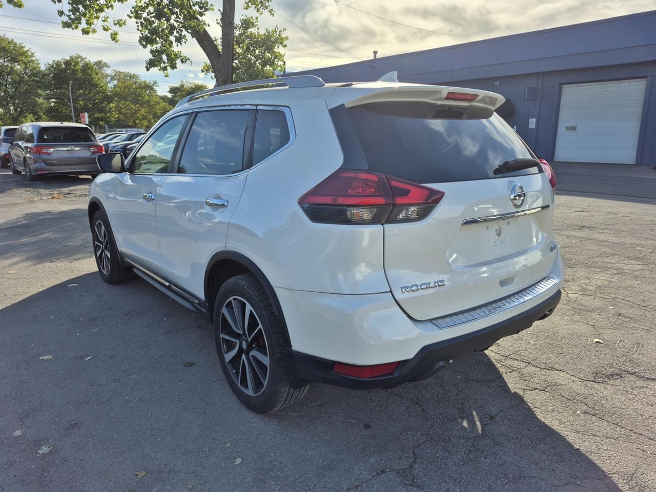 2017 Nissan Rogue SL Photo