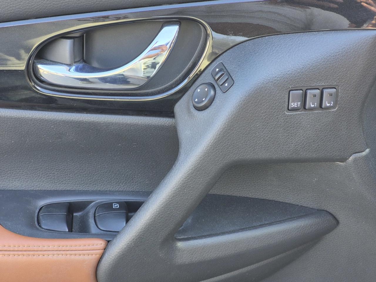 2017 Nissan Rogue SL Photo