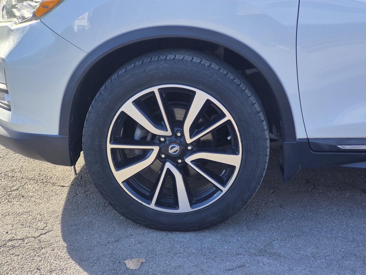 2017 Nissan Rogue SL Photo