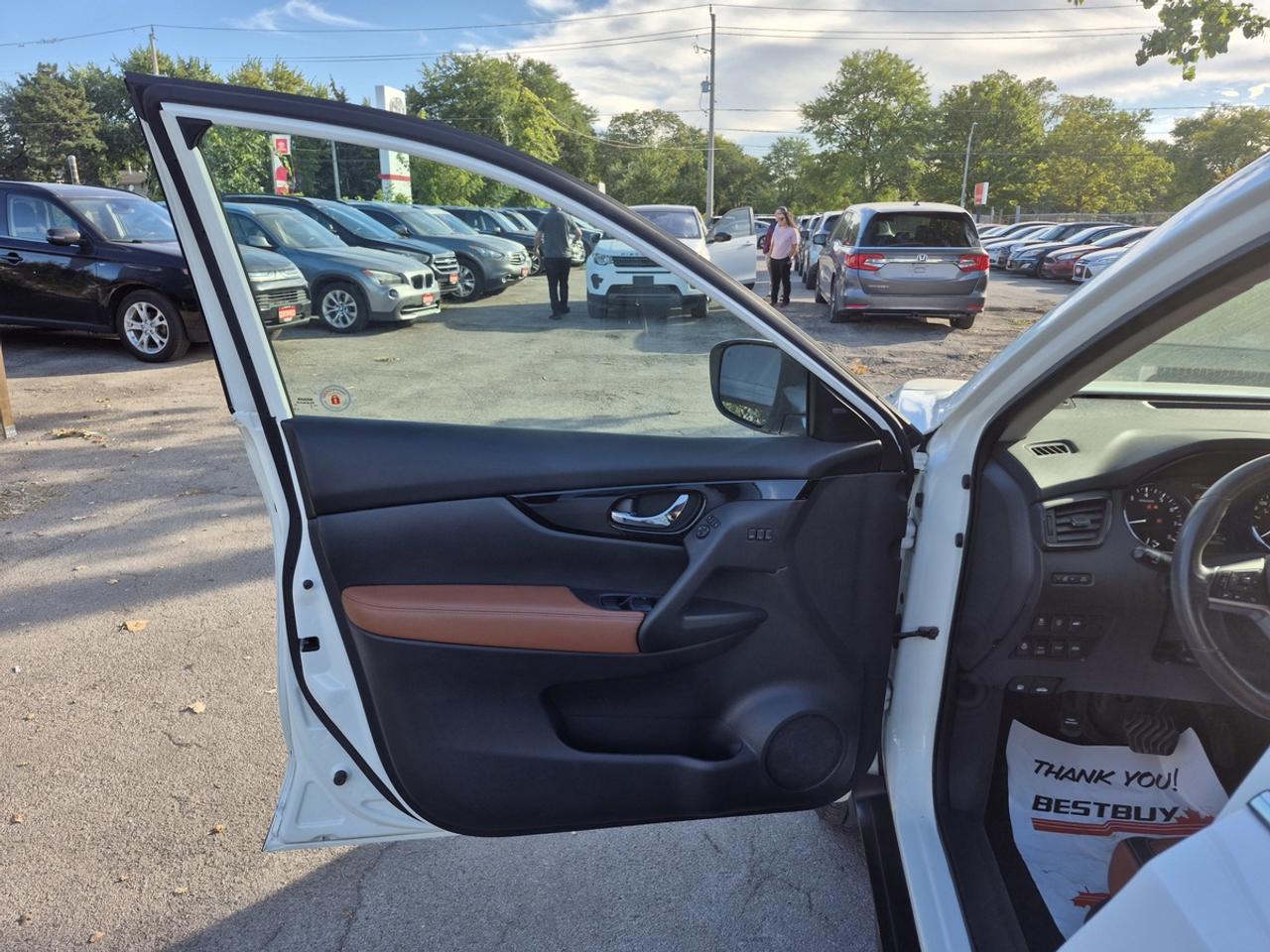 2017 Nissan Rogue SL Photo