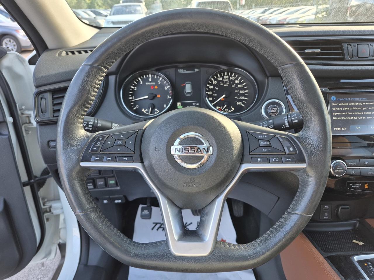 2017 Nissan Rogue SL Photo