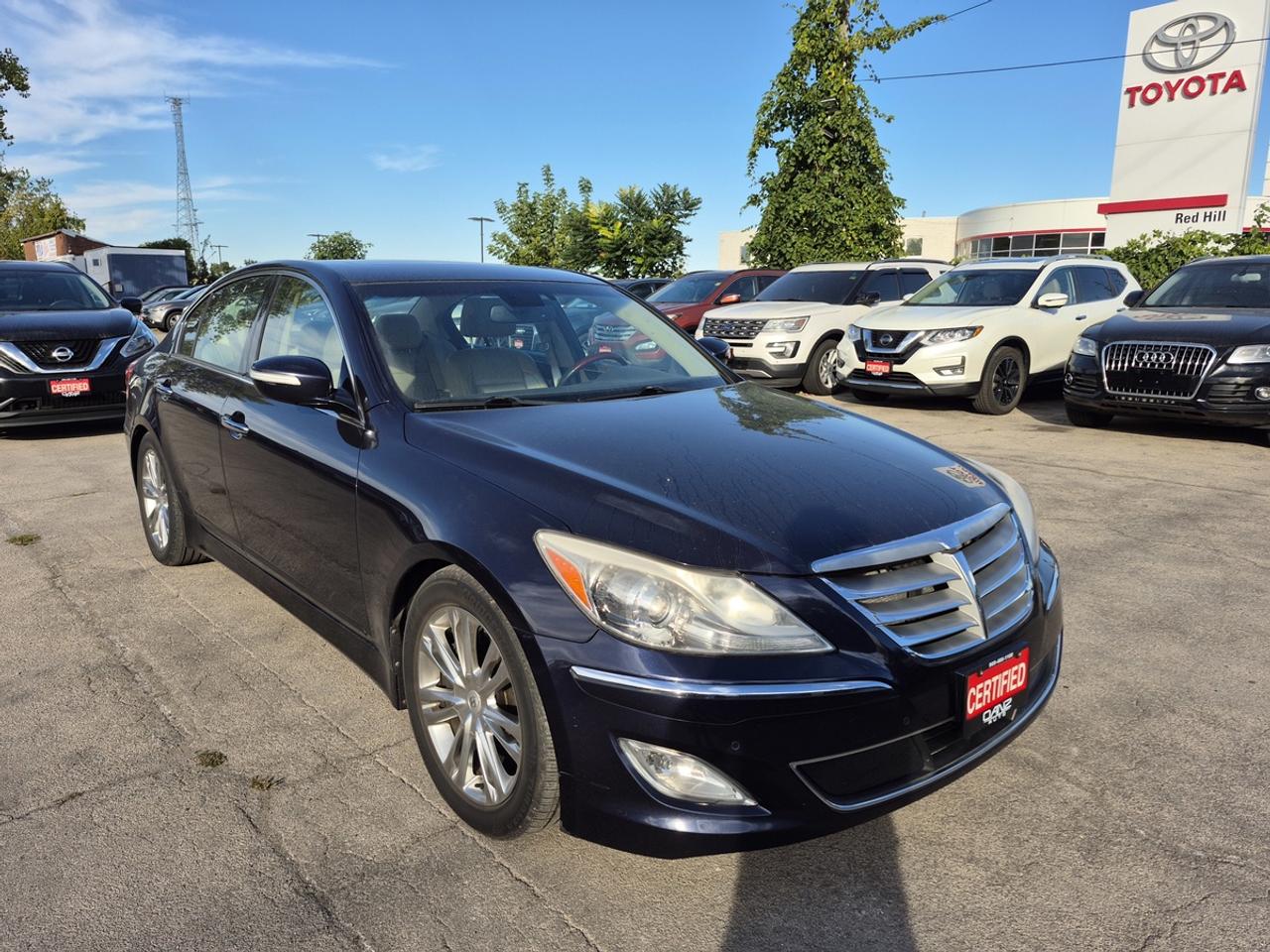 2012 Hyundai Genesis Premium Photo