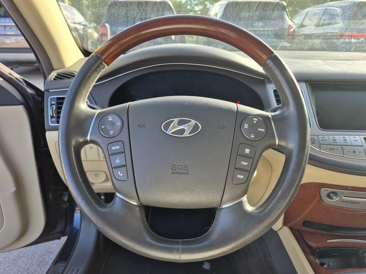 2012 Hyundai Genesis Premium Photo