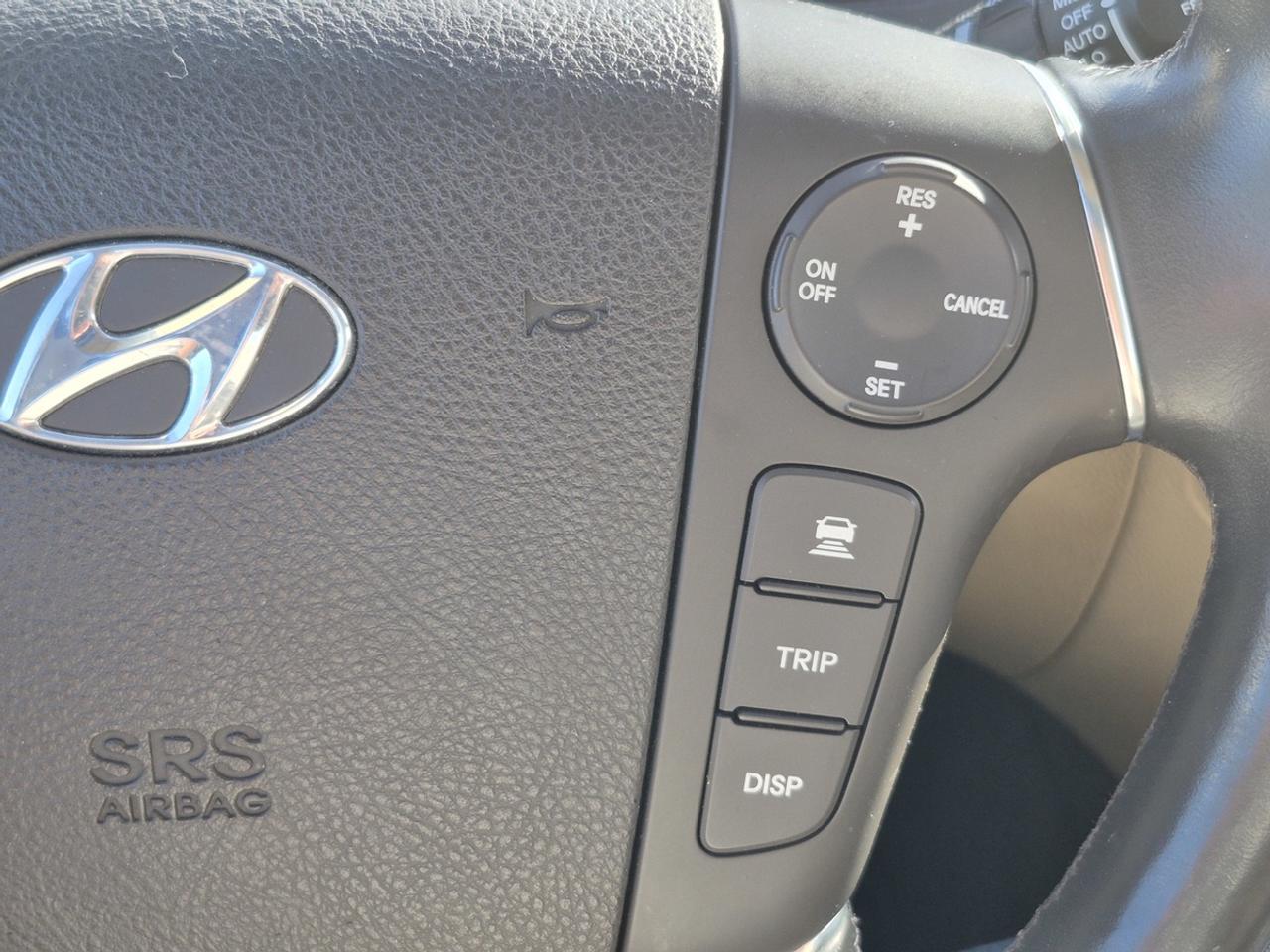 2012 Hyundai Genesis Premium Photo