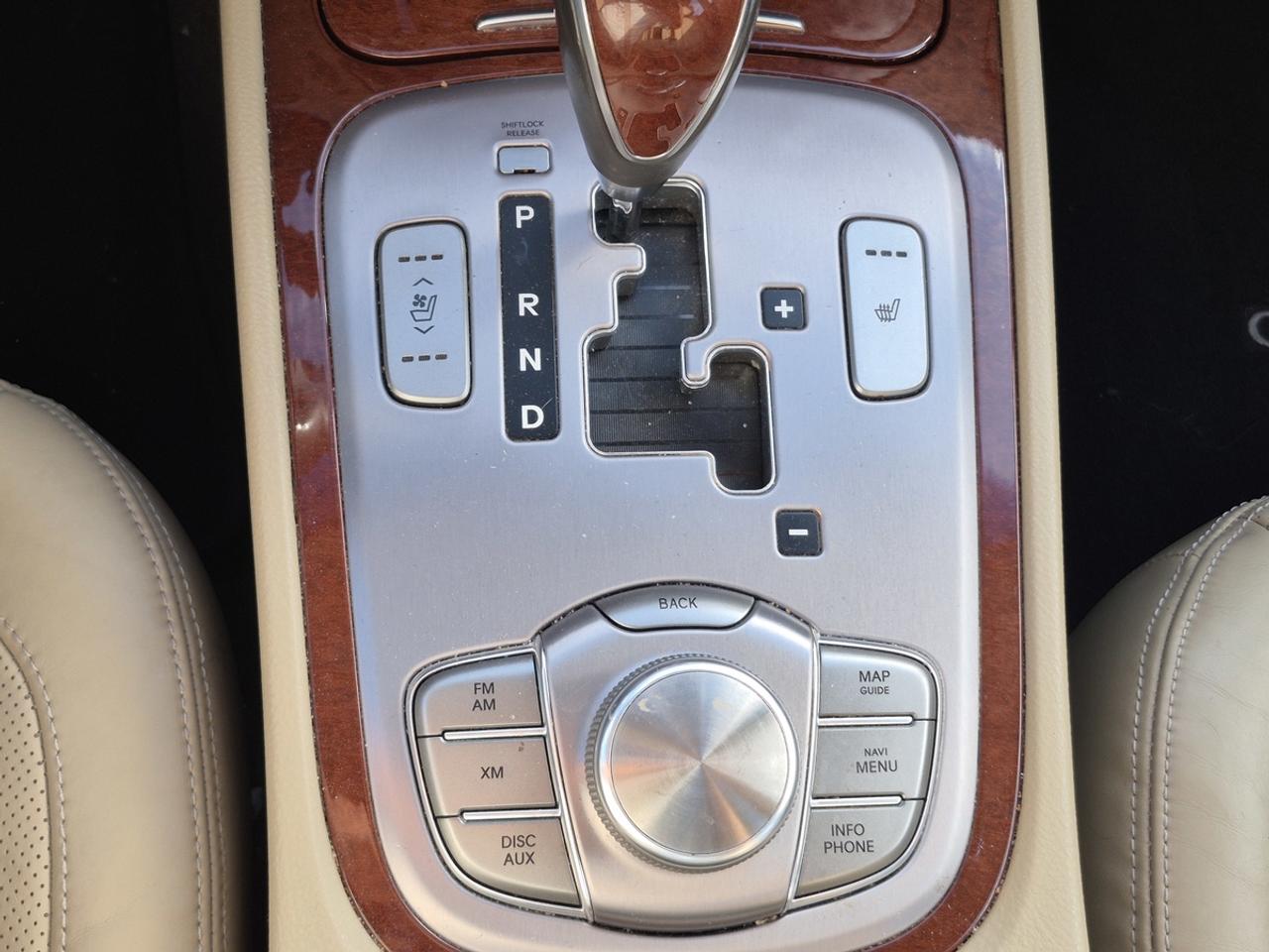 2012 Hyundai Genesis Premium Photo
