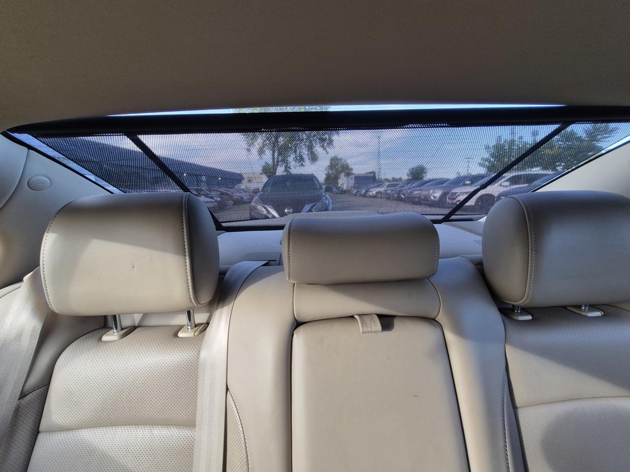 2012 Hyundai Genesis Premium Photo