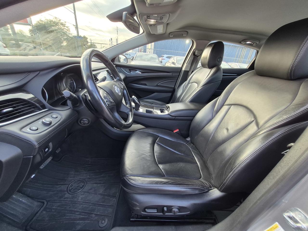 2017 Buick LaCrosse Essence Photo