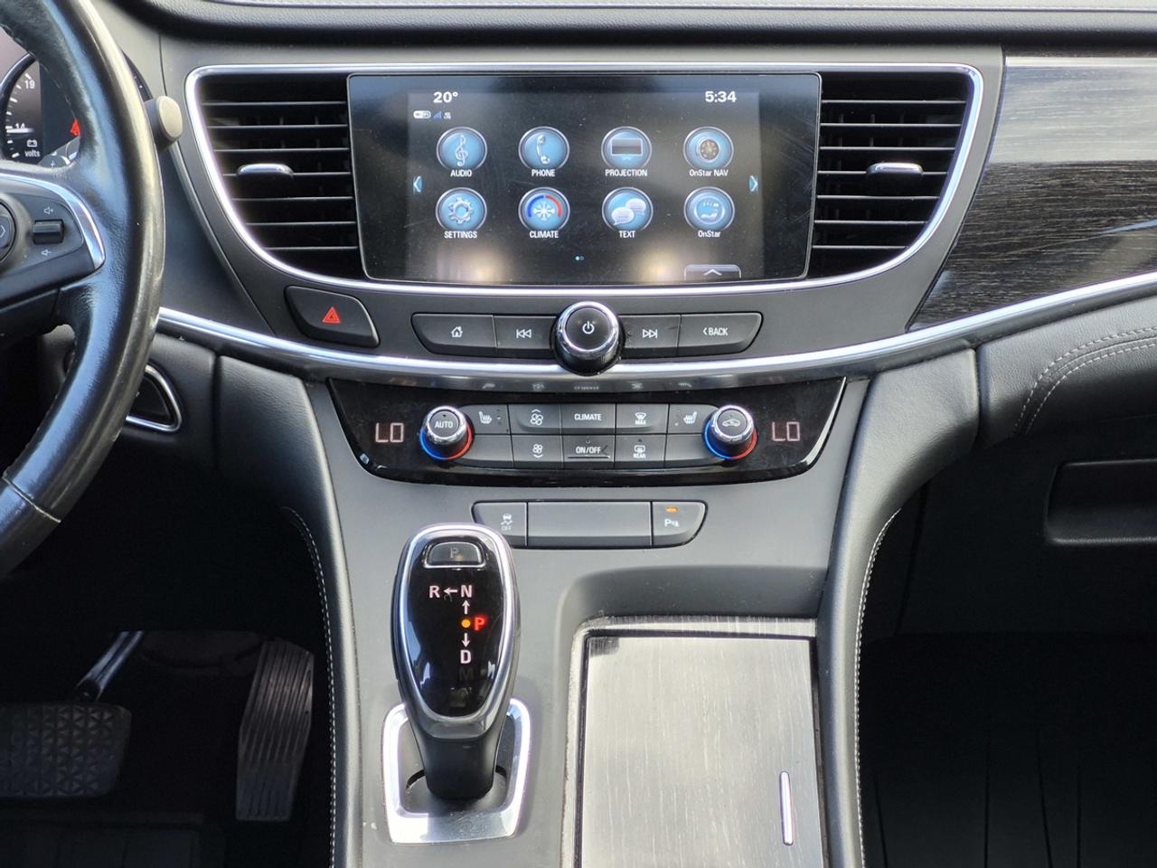 2017 Buick LaCrosse Essence Photo