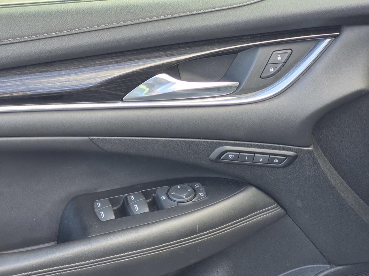 2017 Buick LaCrosse Essence Photo