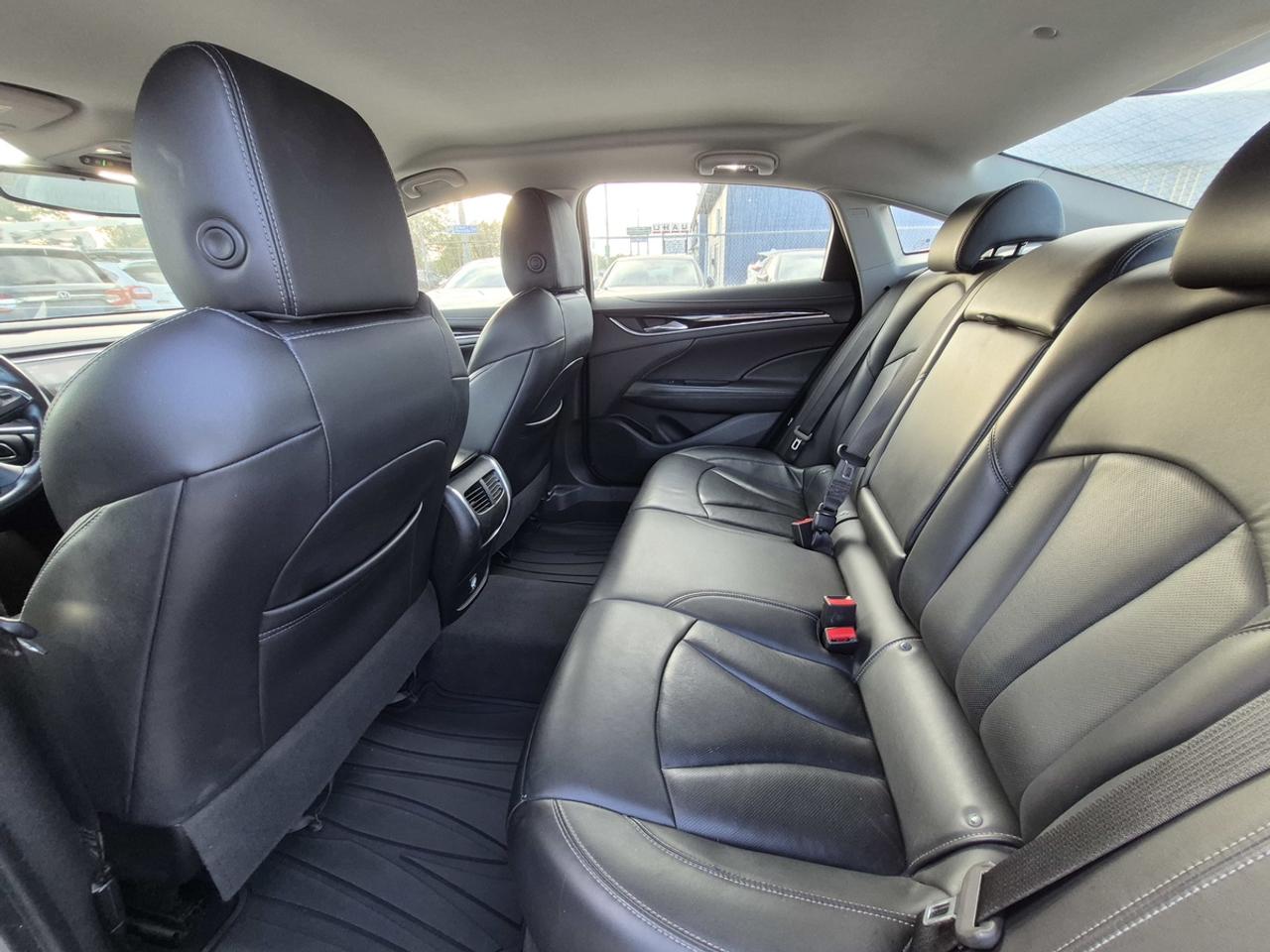 2017 Buick LaCrosse Essence Photo