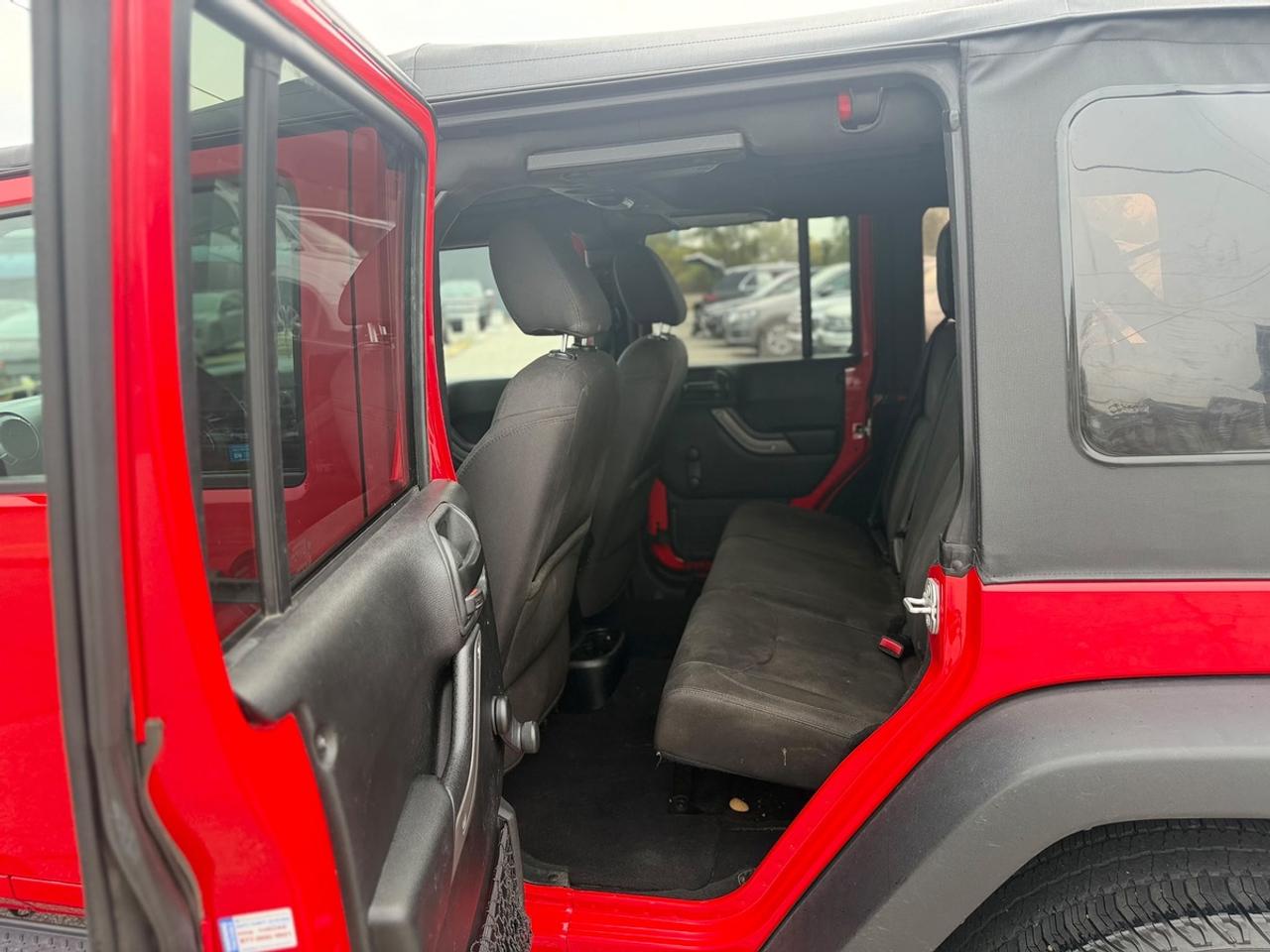 2018 Jeep WRANGLER UNLIMITED Sport Photo