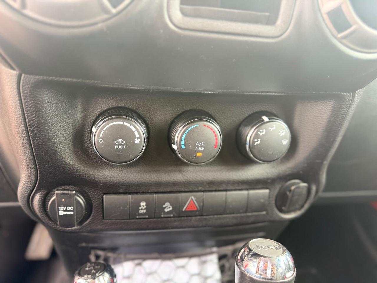 2018 Jeep WRANGLER UNLIMITED Sport Photo