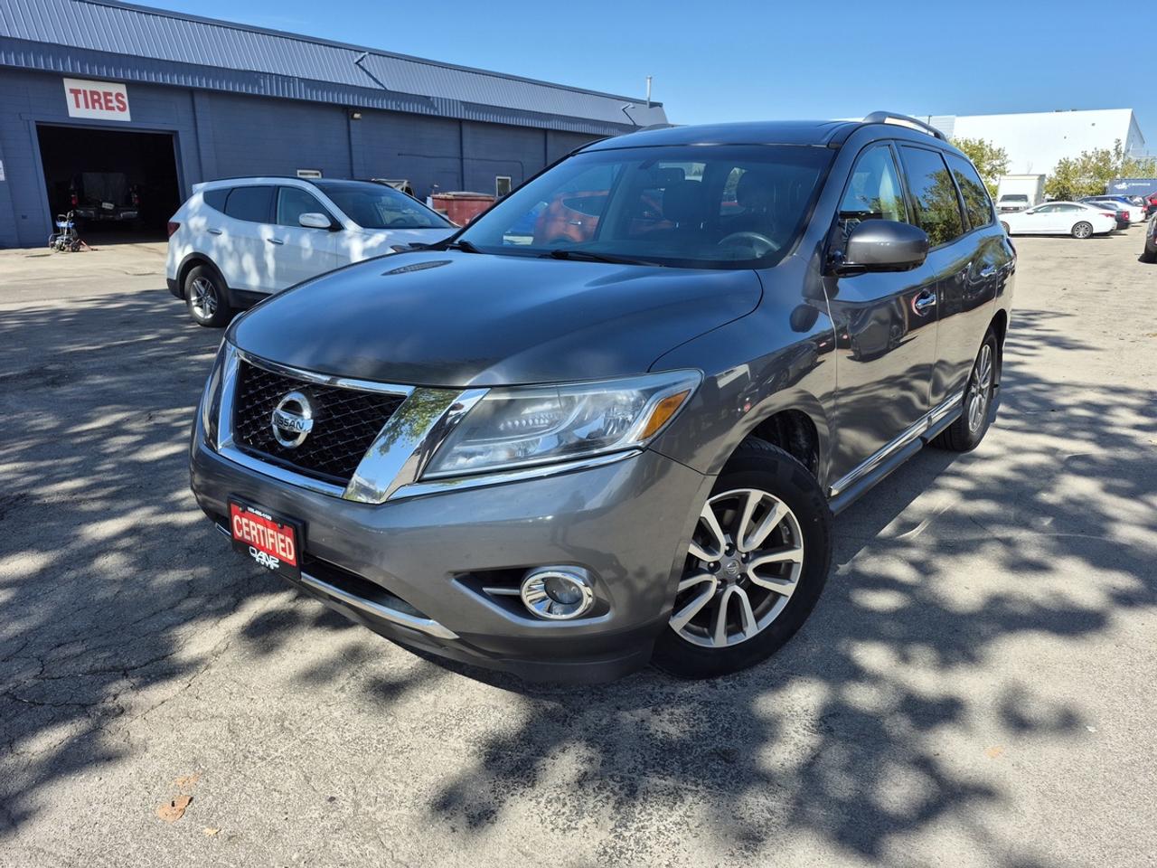 2015 Nissan Pathfinder SL Photo0