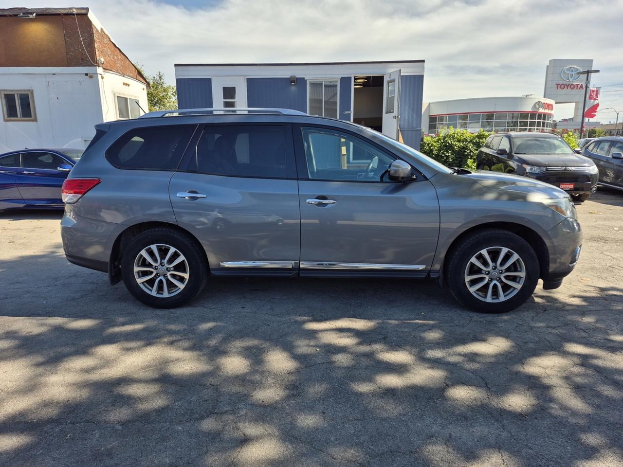 2015 Nissan Pathfinder SL Photo