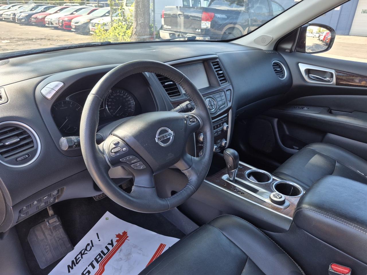 2015 Nissan Pathfinder SL Photo