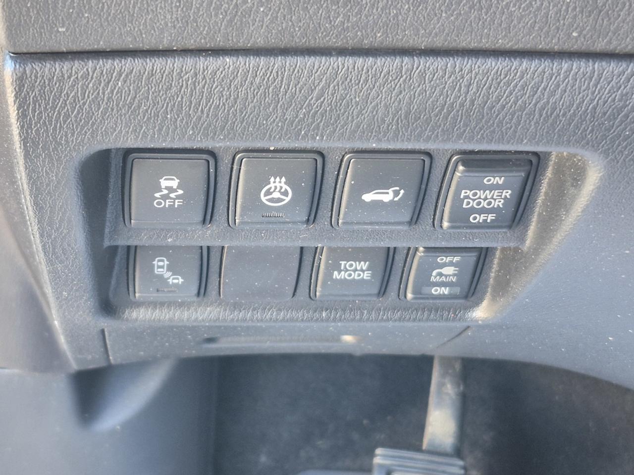 2015 Nissan Pathfinder SL Photo