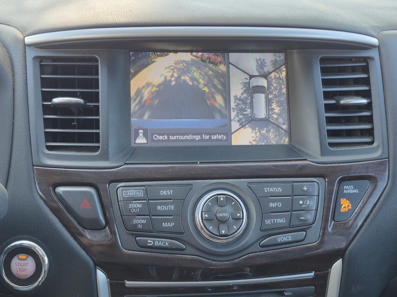 2015 Nissan Pathfinder SL Photo