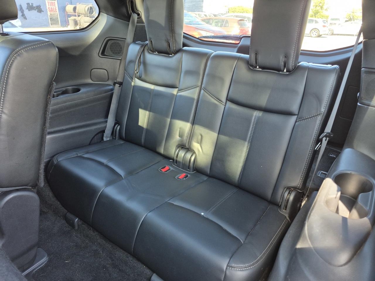 2015 Nissan Pathfinder SL Photo