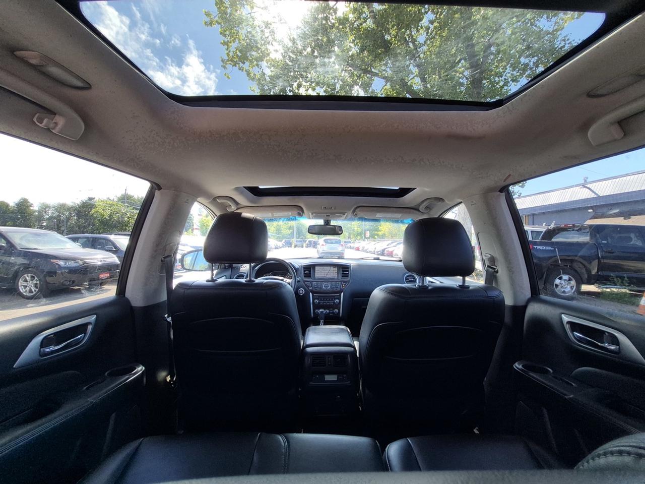 2015 Nissan Pathfinder SL Photo
