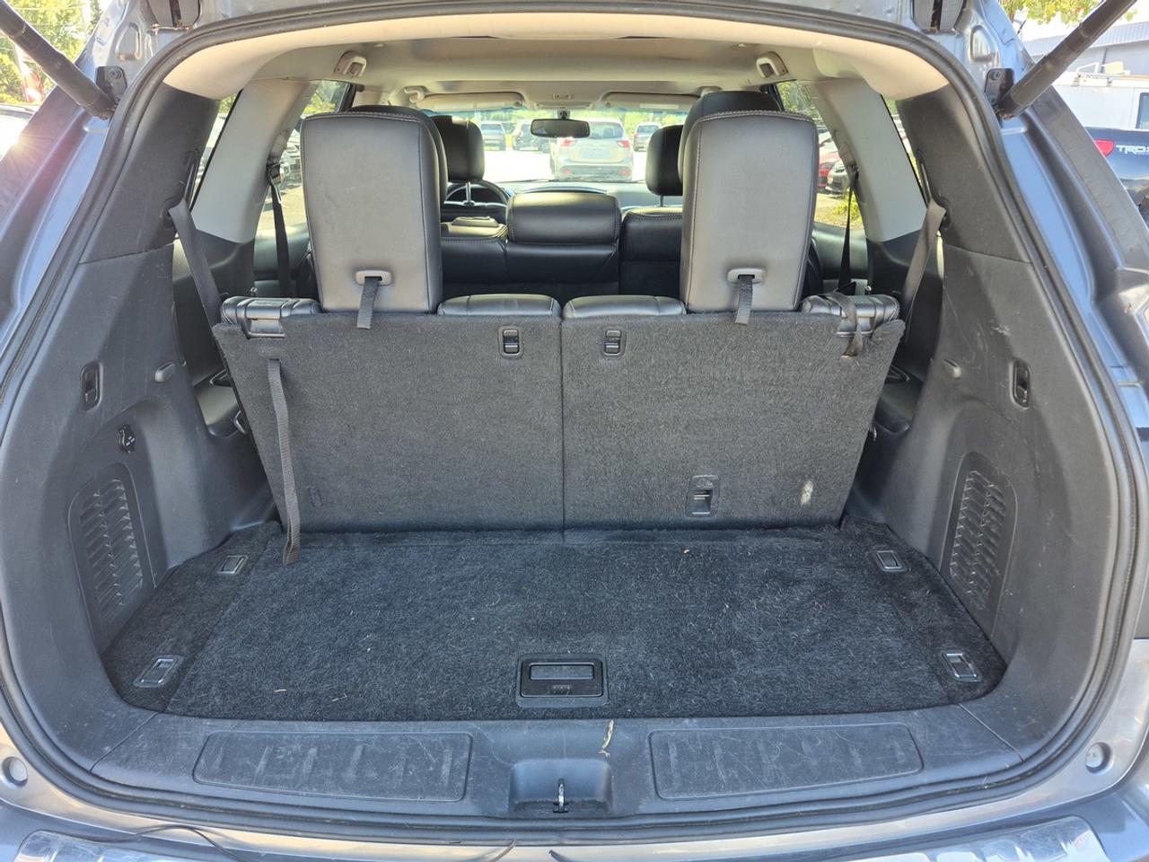 2015 Nissan Pathfinder SL Photo