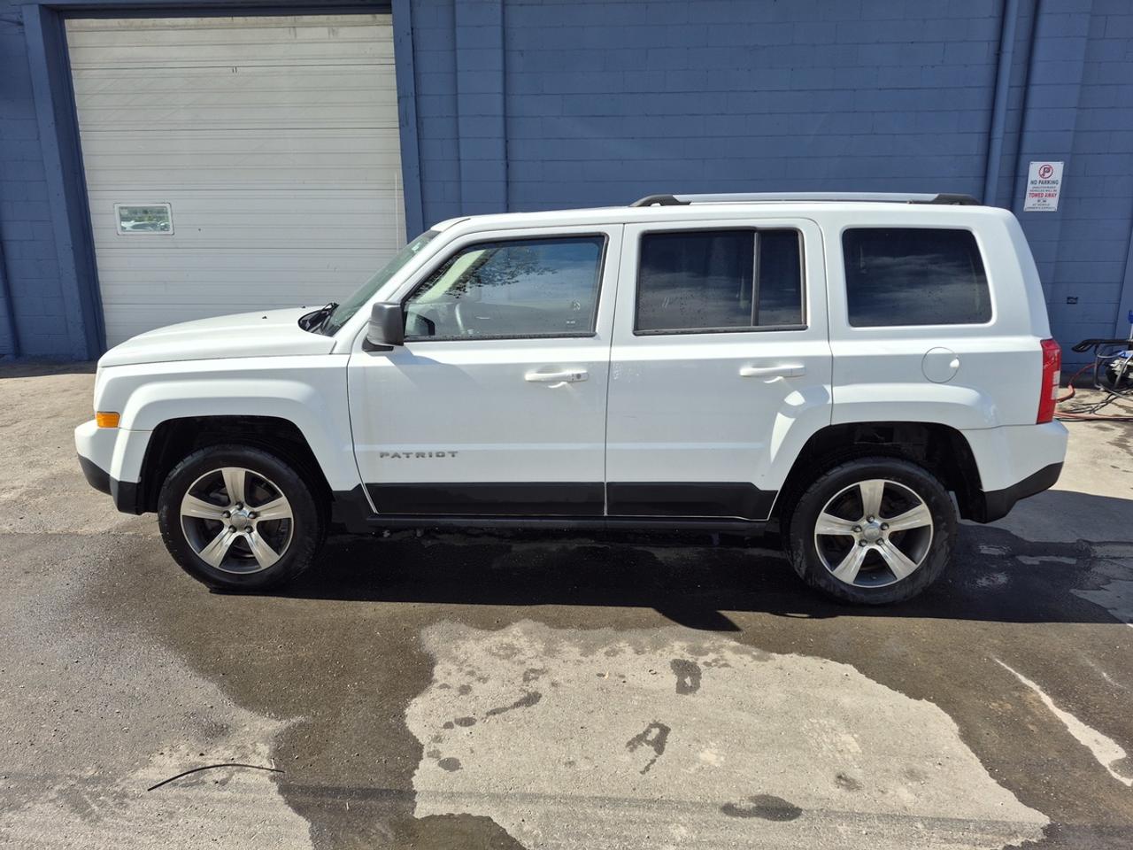 2016 Jeep Patriot SPORT Photo