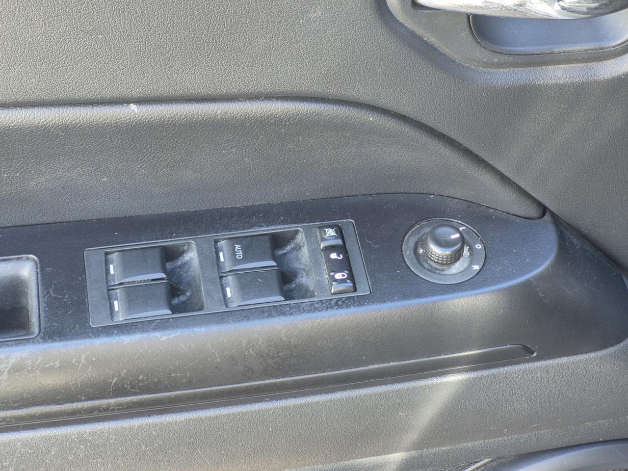 2016 Jeep Patriot SPORT Photo